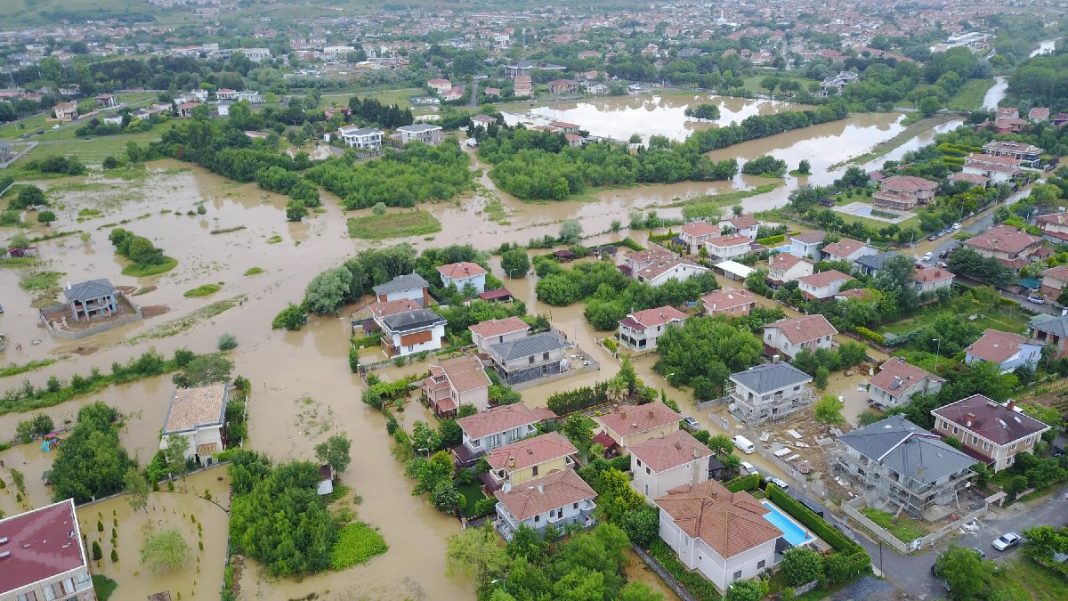 Şile’de yağış sonrası derelerin taşmasıyla çok sayıda ev sular altında