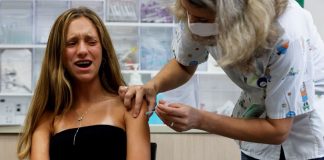 İsrail: Üç doz BioNTech ilk iki doz aşıdan daha çok koruma sağlıyor