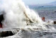 Lodos ve fırtına İstanbul’da okul tatil ettirdi!