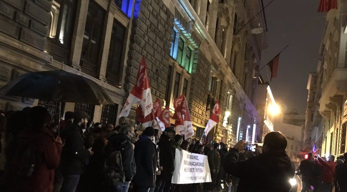 İstanbul ve Ankara’da dolar protestoları