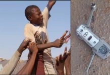 Fransa’nın İHA’sı varsa Afrika’nın sapanı var; Burkina Faso’daki bir çocuk sapanıyla İHA düşürdü!