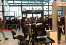 Rize’nin ilk AVM’sinin açılışında uzun kuyruklar oluştu!