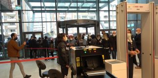 Rize’nin ilk AVM’sinin açılışında uzun kuyruklar oluştu!