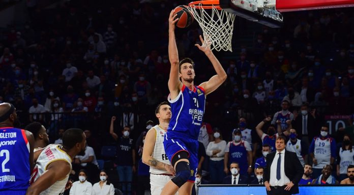 Anadolu Efes’ten üst üste 3. galibiyet. Anadolu Efes: 98 Monaco: 77