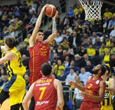 Futboldan sonra basketbolda da seyircide tam kapasite kararı!