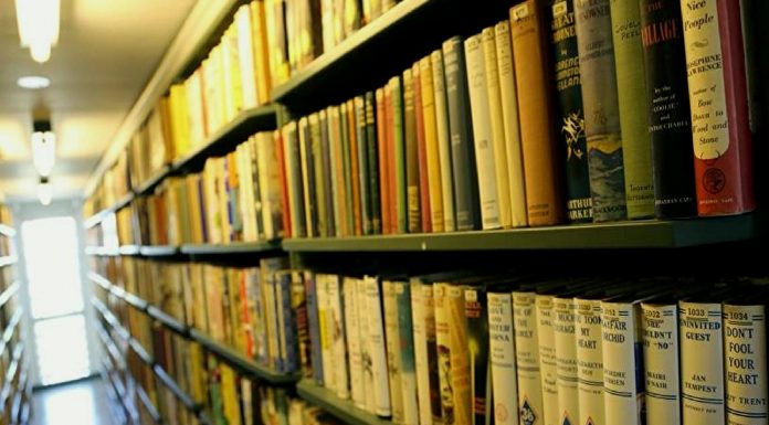 Cambridge Üniversitesi kütüphanesine ait bir kitap 50 yıldan fazla bir süre sonra geri döndü.