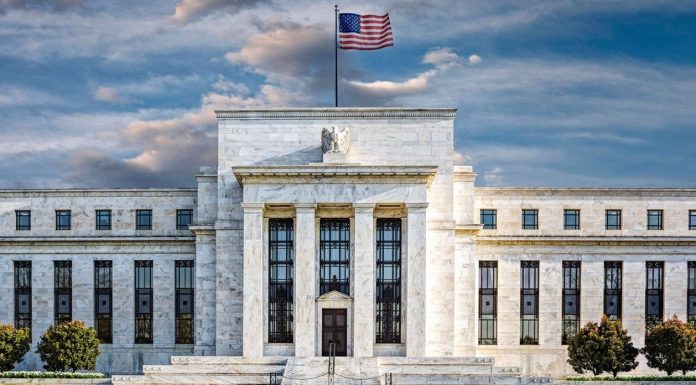 ABD Merkez Bankası Fed, politika faizini yüzde 0 ve 0,25 aralığında sabit tuttu.