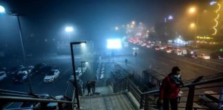 Beklenen sis İstanbul’da etkili olmaya devam ediyor