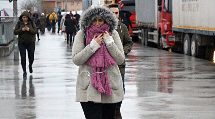 Sis, yerini yağmur, ardından da soğuk havaya bırakıyor