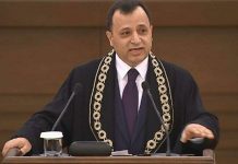 “Cübbeyle siyaset olmaz ancak cübbesiz yargılama da olmaz.”