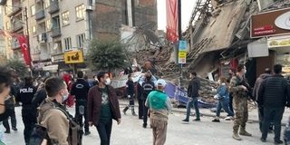 Malatya’da çöken binadan 14 kişi enkazdan çıkarıldı