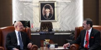 Kılıçdaroğlu, “Ekonominin kitabını nasıl yazdığın belli, Türk lirasının dolar karşısında nasıl eridiği de belli.”