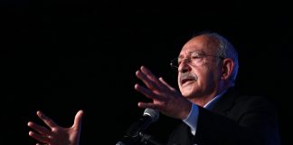 Kılıçdaroğlu, Hükümetten, 6 maddelik taleplerininin uygulanmasını; Marketlerden de 10 ürüne, zam yapmamalarını istedi.