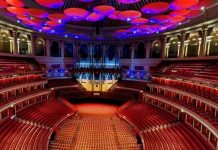 8 özel tiyatro ‘Türk örf ve adetlerine uymuyor’ gerekçesiyle destek alamıyor