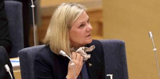 Başbakanlığı 7 saat sürdü. İsveç’in ilk kadın başbakanı göreve geldikten 7 saatler sonra istifa etti