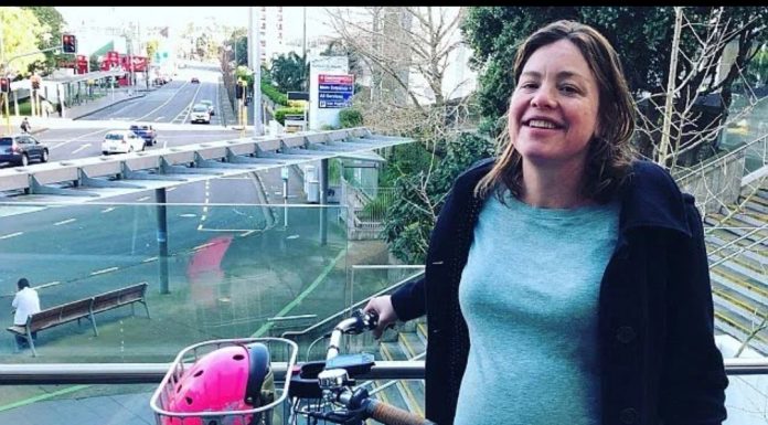 Milletvekili bisikletle doğuma gitti ve başardı!