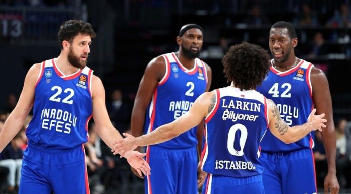 Anadolu Efes, UNICS Kazan deplasmanında