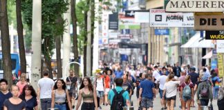 Bu bir ilk! Aşı olmayanlar sokağa çıkamayacak