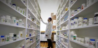 54 ecza deposu; 261 eczane… .