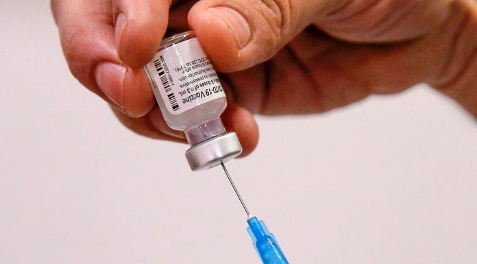 Aynı günde 10 doz koronavirüs aşısı oldu!