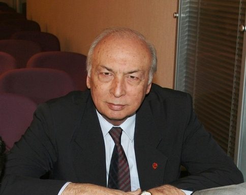 TRT İstanbul Haber ve İstanbul Radyosu eski Müdürü;İstanbul Barosu Basın Danışmanı, gazeteci Ayhan Dinç hayatını kaybetti.