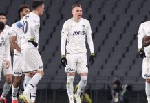 Fenerbahçeli futbolcuların ortak görüşü: ” Bu akşam utanç vericiydi, 9 kişiyle oynayan bir rakibe karşı galip gelemedik”