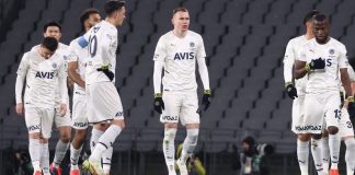 Fenerbahçeli futbolcuların ortak görüşü: ” Bu akşam utanç vericiydi, 9 kişiyle oynayan bir rakibe karşı galip gelemedik”