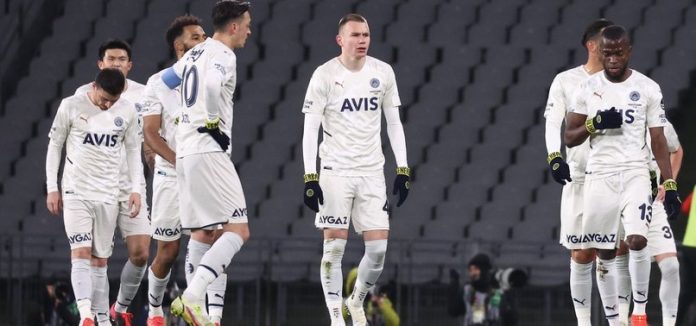 806x378-fatih-karagumruk-1-1-fenerbahce-mac-sonucu-ozet-1640200657451