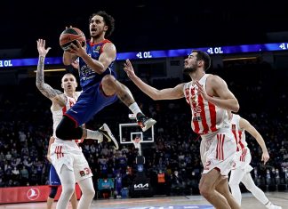 Anadolu Efes zorlansa da kazanmayı bildi. Anadolu Efes 84-83 Kızılyıldız