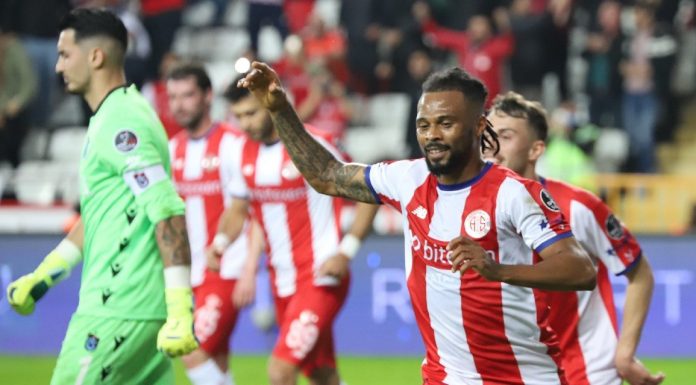 Liderin 27 maçlık yenilmezlik serisi sona erdi. Antalyaspor 2-1 Trabzonspor