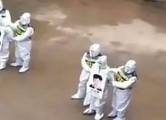Böyle bir ceza görülmedi. Covid-19 yasaklarını delenleri sokakta gezdirdiler