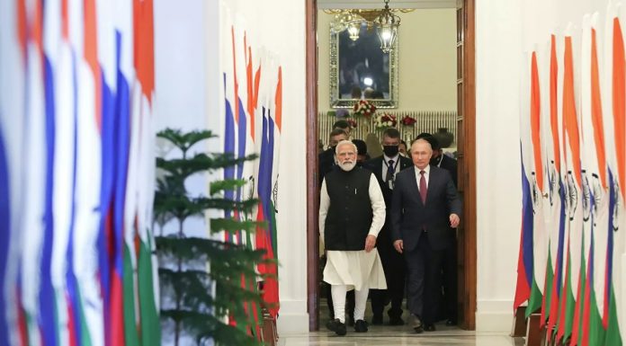 Rusya-Hindistan silah anlaşmalarında dolar kullanmayacak