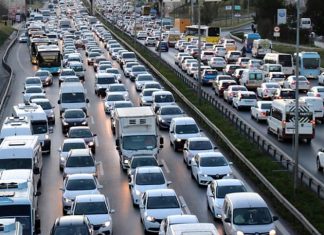 Motorlu Taşıtlar Vergisi’nin (MTV) yeni yılda yüzde 25 olarak uygulanmasına ilişkin Cumhurbaşkanı Kararı Resmî Gazete’de yayımlandı.