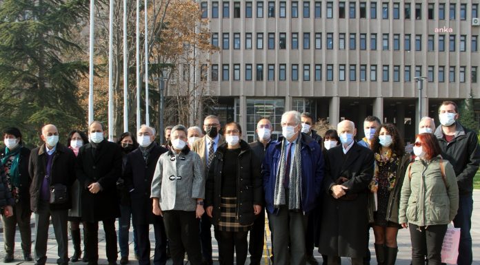 TTB ile insan hakları savunucuları ve sağlık meslek örgütleri, Sağlık ile Çalışma ve Sosyal Güvenlik Bakanı hakkında suç duyurusunda bulundu.