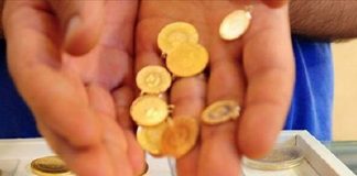 Düğünlerde takı takmak için 0.25 ve 0.5 gramlık altınlar satışa çıktı