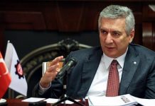 “Şaşkınlıkla İzliyoruz”