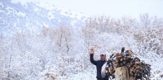 Kar yağışı nedeniyle bazı il ve ilçelerde eğitime yarın ara verildi.