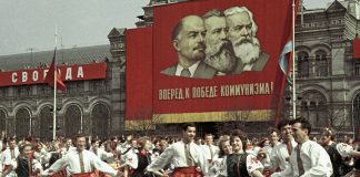 Sovyet Sosyalist Cumhuriyetler Birliği’nin dağılmasının 20. yüzyılın en büyük felaketi olarak belirlenmesi istendi