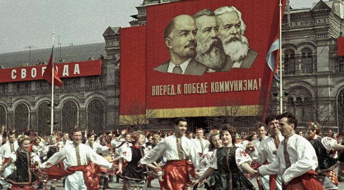 Sovyet Sosyalist Cumhuriyetler Birliği’nin dağılmasının 20. yüzyılın en büyük felaketi olarak belirlenmesi istendi