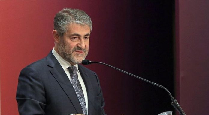 Nureddin Nebati, “Jet hızıyla çıkardılar fiyatları, öyle yamaç paraşütüyle gezer gibi ortalıkta dolanmasınlar.”