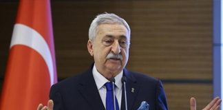 Bendevi Palandöken, “Vatandaş artık bu dolar ve eurodaki düşüşü mutfağında hissetmek istiyor.”