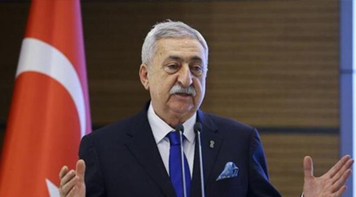 Bendevi Palandöken, “Vatandaş artık bu dolar ve eurodaki düşüşü mutfağında hissetmek istiyor.”