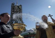 NASA 24 ilahiyatçıyı işe alacak; kutsal kitaplardaki dünya dışı yaşama ilişkin analizler yapacaklar.