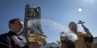 NASA 24 ilahiyatçıyı işe alacak; kutsal kitaplardaki dünya dışı yaşama ilişkin analizler yapacaklar.