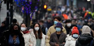 Omicron rekora doymuyor; Avrupa’da vaka rekorları kırılıyor!