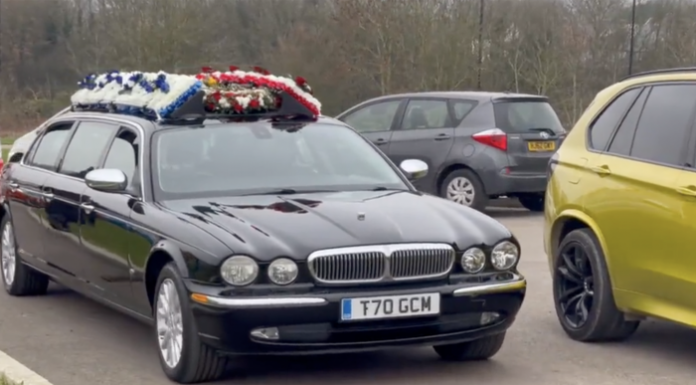 İYİ YÜREKLİ BİR KRALA VEDA.