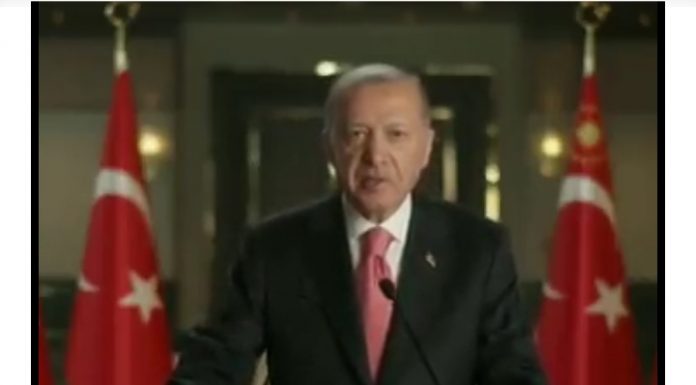 Cumhurbaşkanı Erdoğan: “Sosyal medya, günümüz demokrasisi için ana tehdit kaynaklarından birine dönüşmüştür”