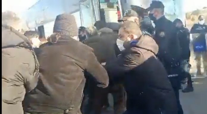 Barınamıyoruz Hareketi, Ankara girişinde durduruldu; 40’tan fazla öğrenci gözaltına alındı