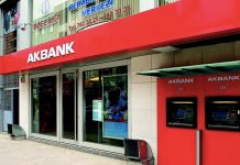 Akbank’ın tüm şubelerinde işlemler durdu!