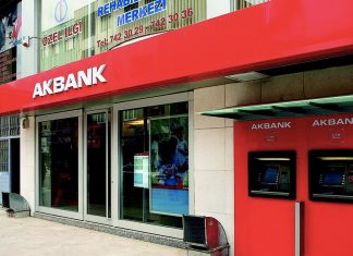Akbank’ın tüm şubelerinde işlemler durdu!